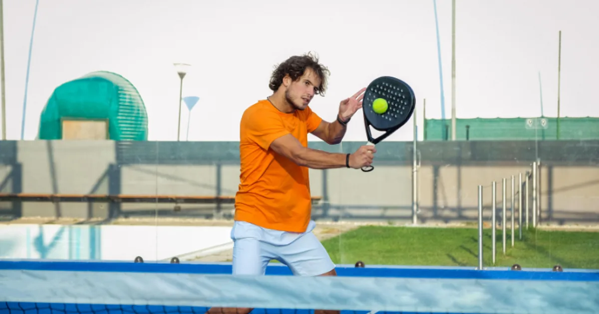Padelde Servis Nasıl Atılır?