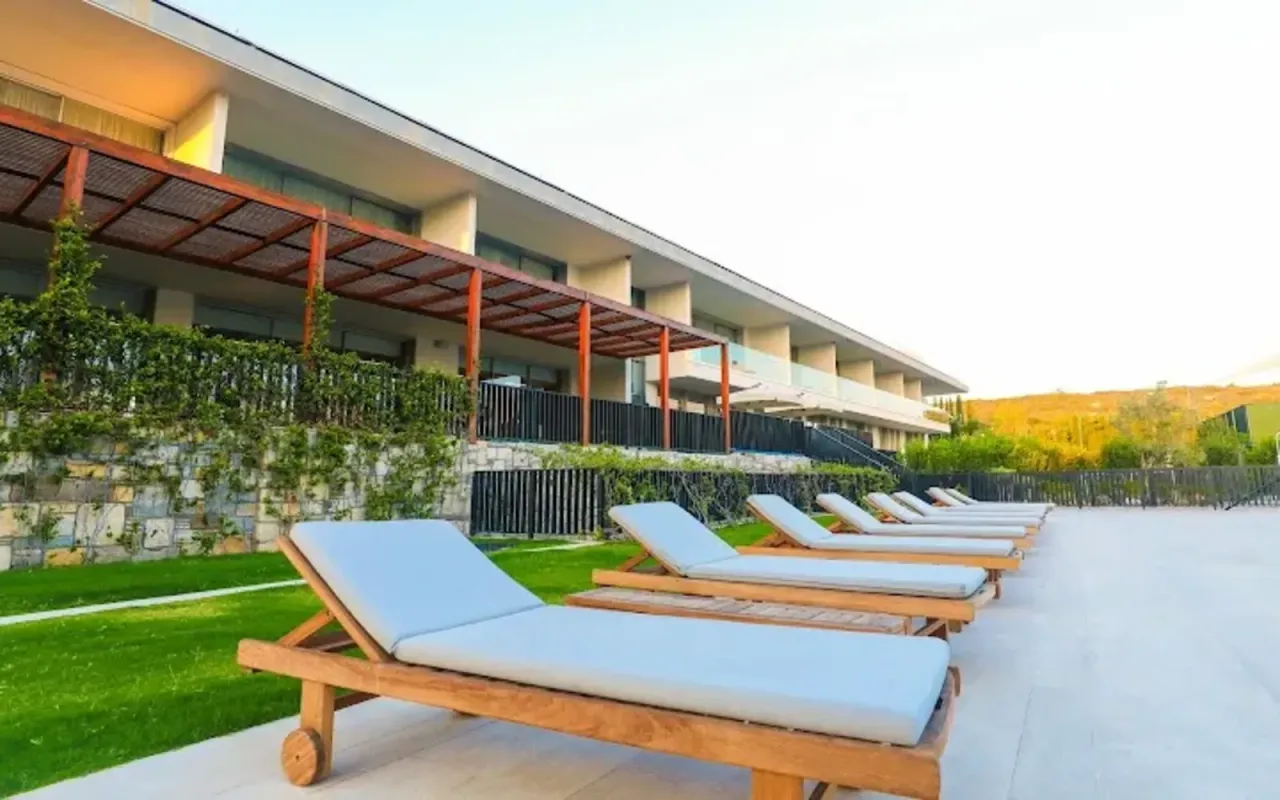 Hiddenbay Teos Hotel padel kortu