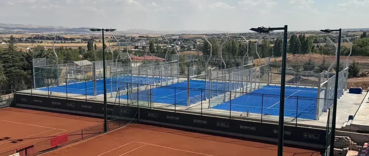 Kapital Tenis Kulübü padel kortu