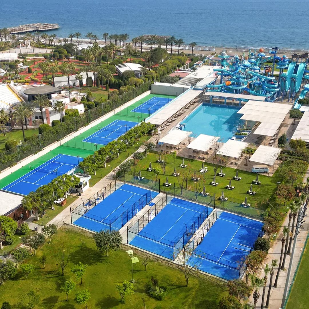 Cosmos Sports Center padel kortu