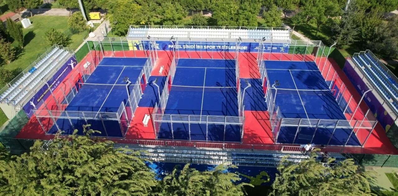 İBB Maltepe Spor Tesisleri padel kortu