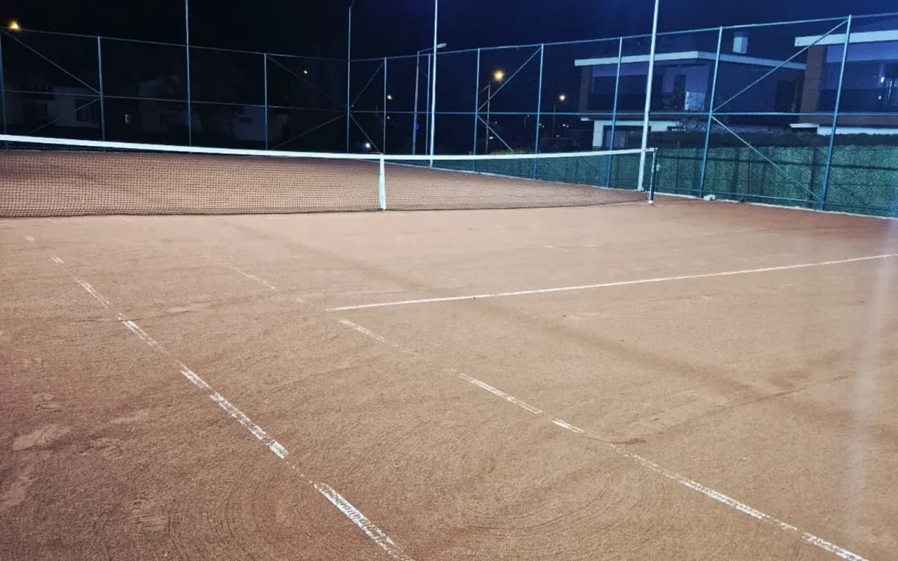 Mavi Ege Tennis & Padel Club padel kortu